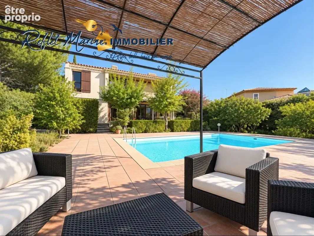 La ciotat quartier saint jean    600m de la mer et des plages -  maison t7 de 150.13 m2 avec piscine et terrai - photo 10
