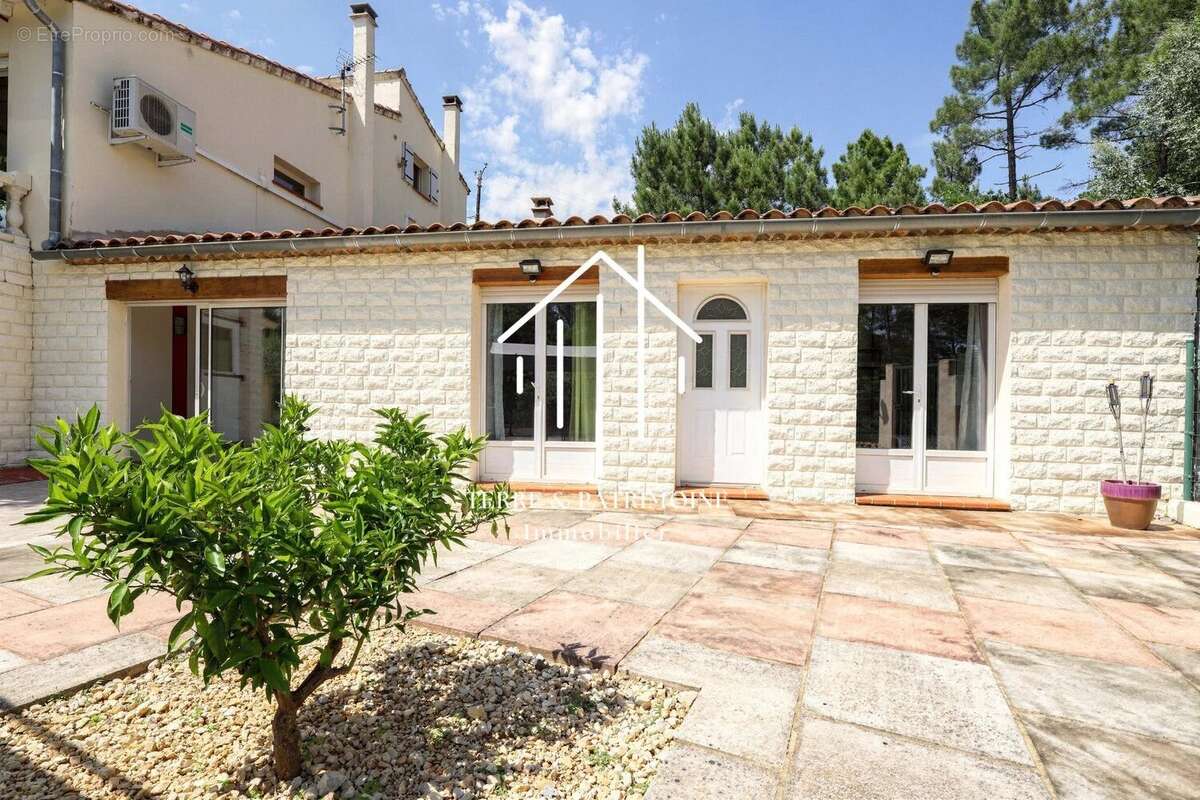 Maison à SALAVAS
