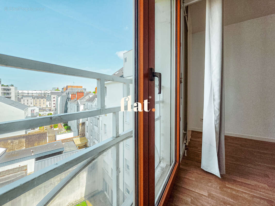 Duplex T2  54 m2/ 5e et dernier étage / Quai Magellan - photo 8