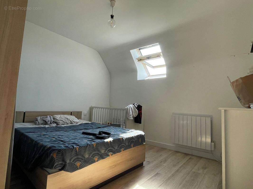 Maison à LA CHAPELLE-DE-BRAIN