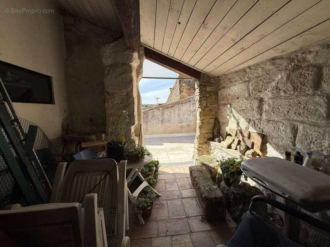 Maison à MONTAGNAC