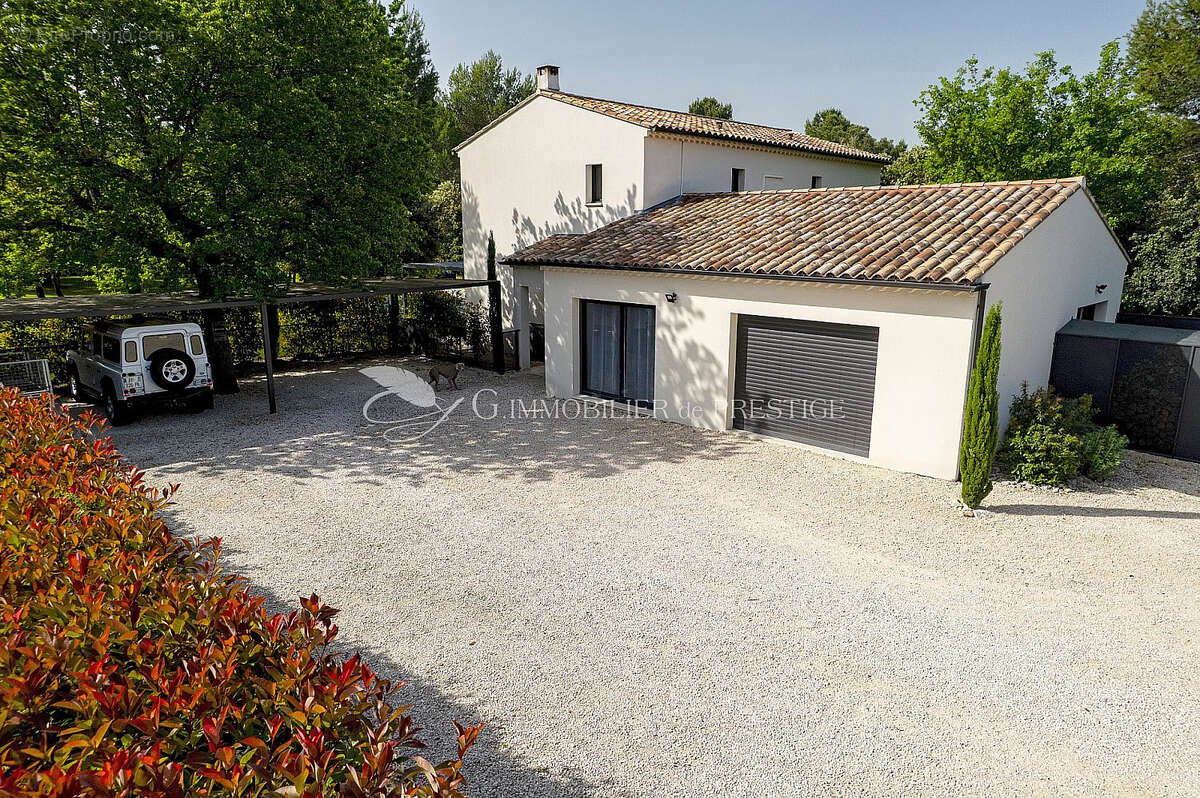 Maison à PERNES-LES-FONTAINES