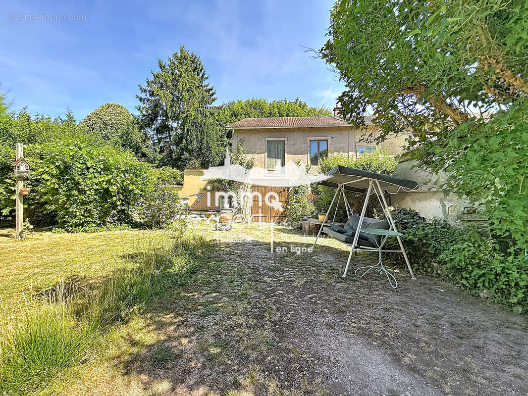 Immeuble de prestige avec appartement bourgeois, appartement loué, local professionnel et parc arboré - photo 29