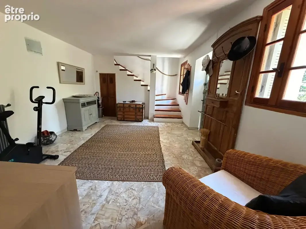 Le Broc : Maison de village 5 Pièces avec dépendance et jardin - photo 15