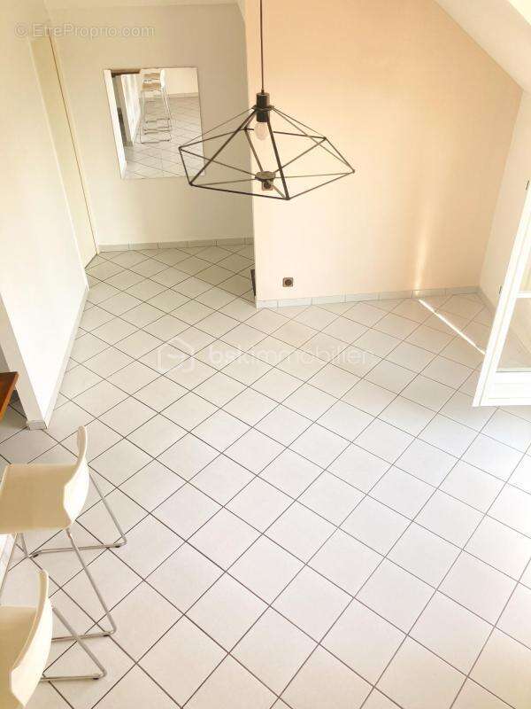 Appartement à MENNECY