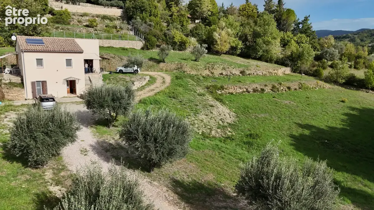 En EXCLUSIVITE Ancien Mazet de 93m2 + 40m2 de Stockage + Source le tout sur 6022m2 de terrain avec vue - photo 2
