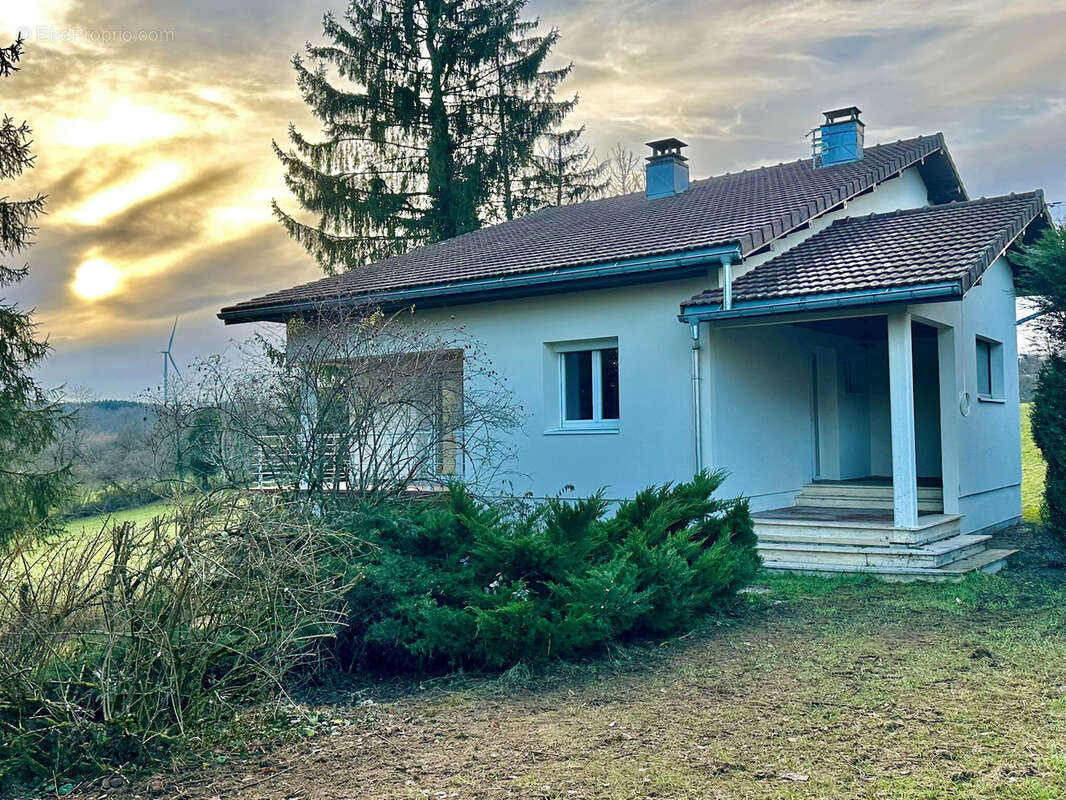 Maison à VELLEROT-LES-BELVOIR