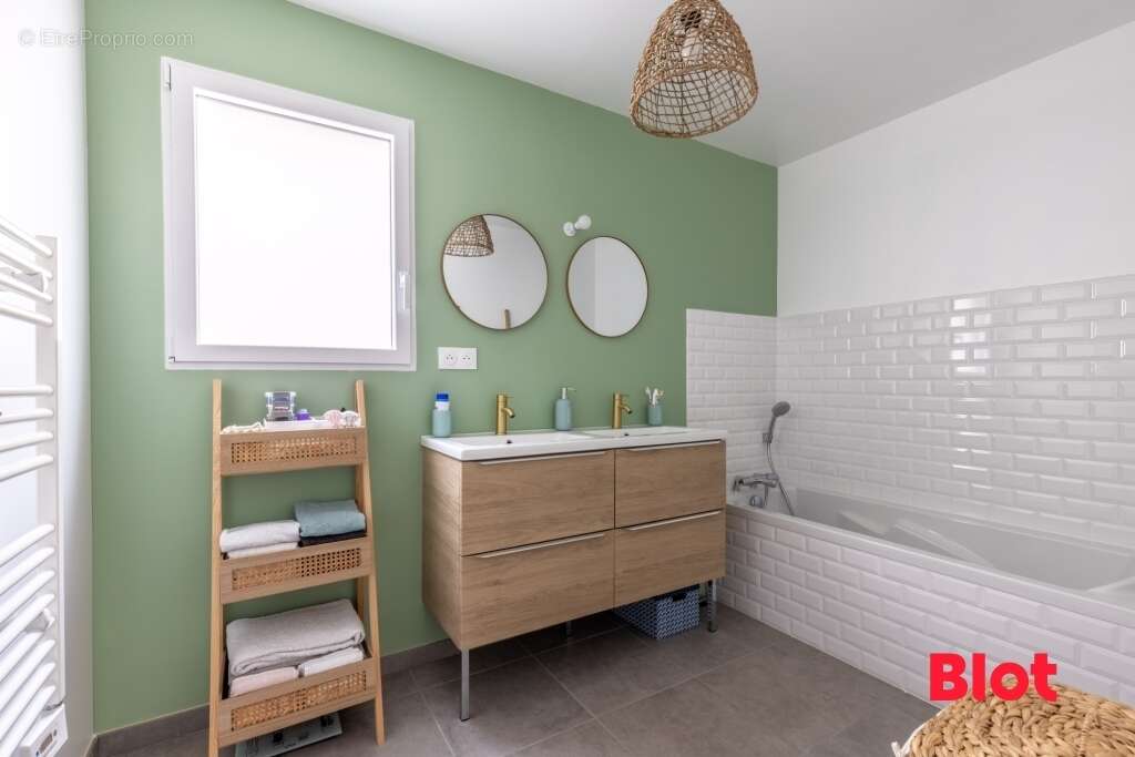 Maison à VERN-SUR-SEICHE