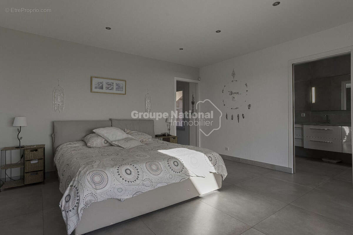 Maison à MANDELIEU-LA-NAPOULE