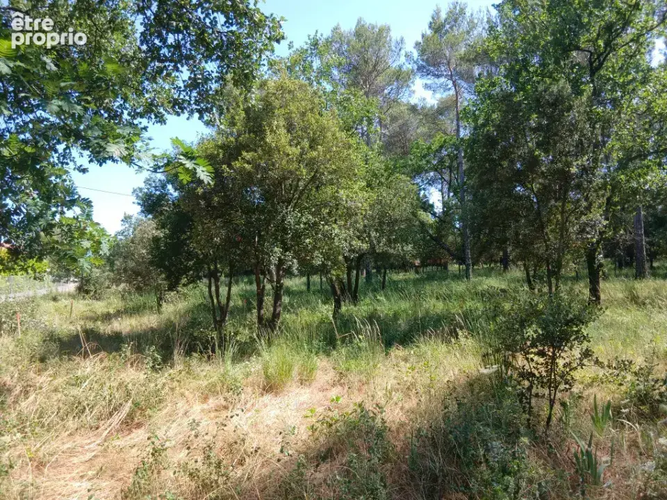 Terrain 705 m² à vendre à Gareoult (83136) - photo 4