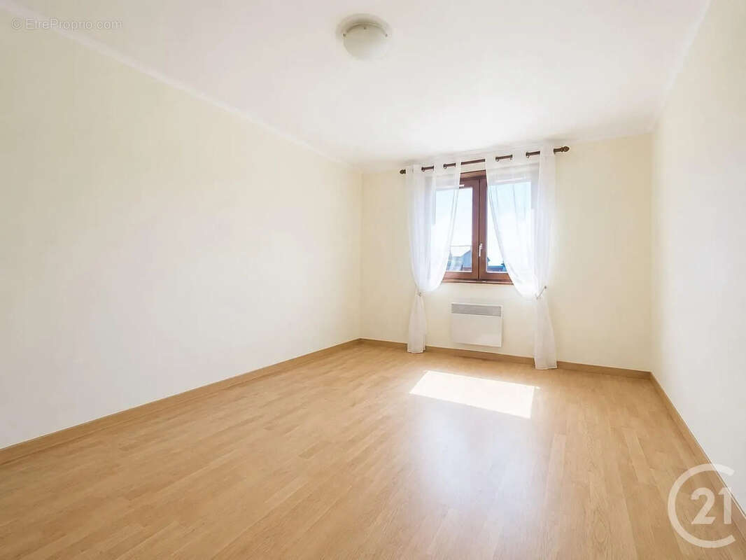 Maison 217 m² à Reims  - photo 8
