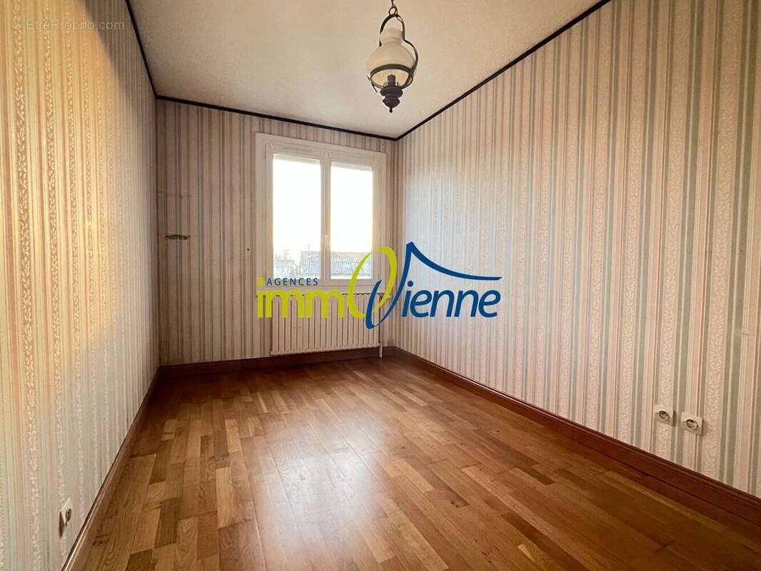 Maison à NIEUIL-L'ESPOIR
