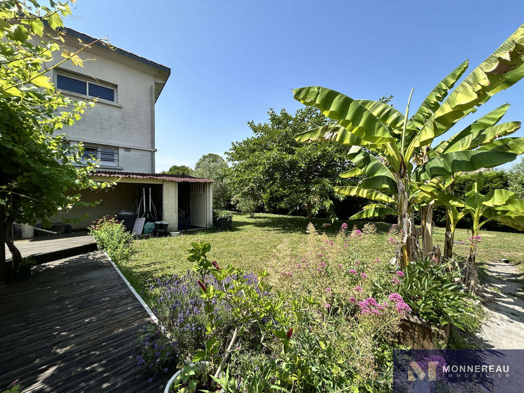 Maison à BARBEZIEUX-SAINT-HILAIRE