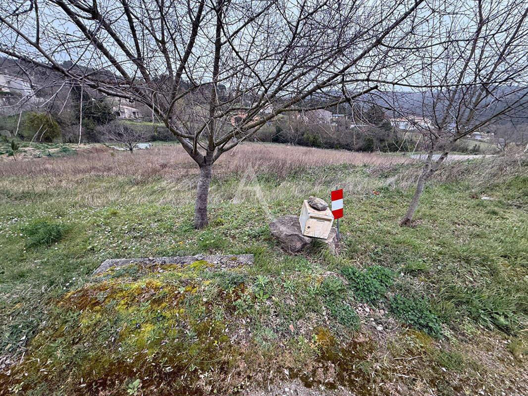 Terrain à VILLEFLOURE
