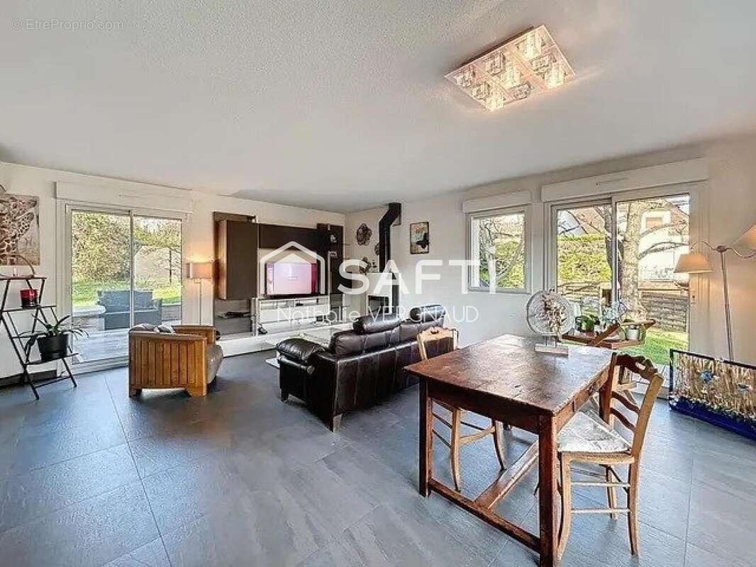 Photo 2 - Maison à VERRIERES-LE-BUISSON