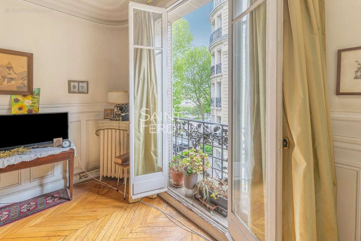 Appartement à NEUILLY-SUR-SEINE