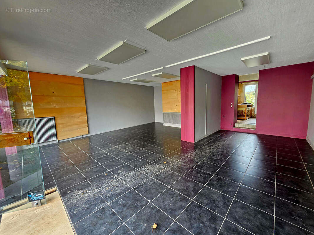 Commerce à LE THEIL