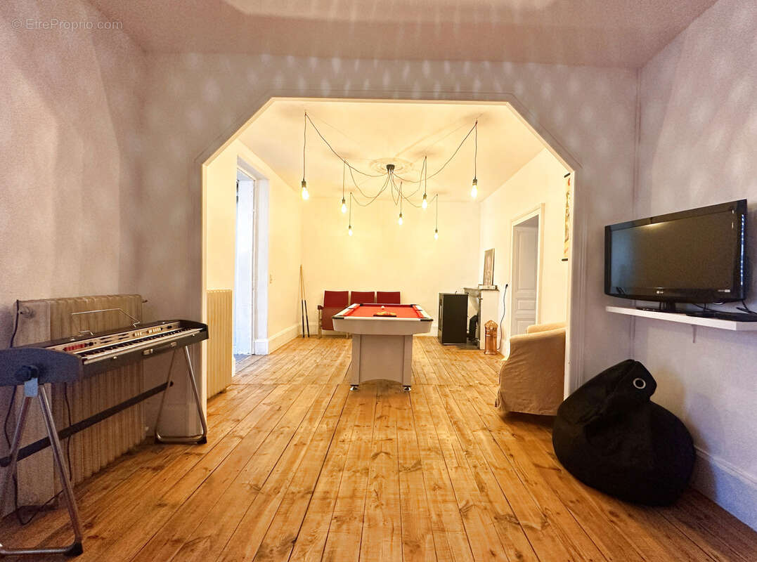 Maison à DECAZEVILLE