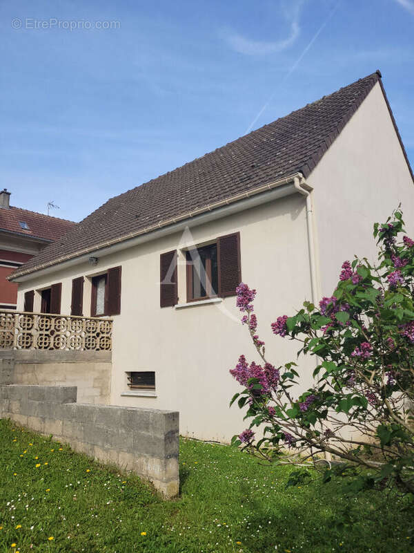 Maison à COMBS-LA-VILLE