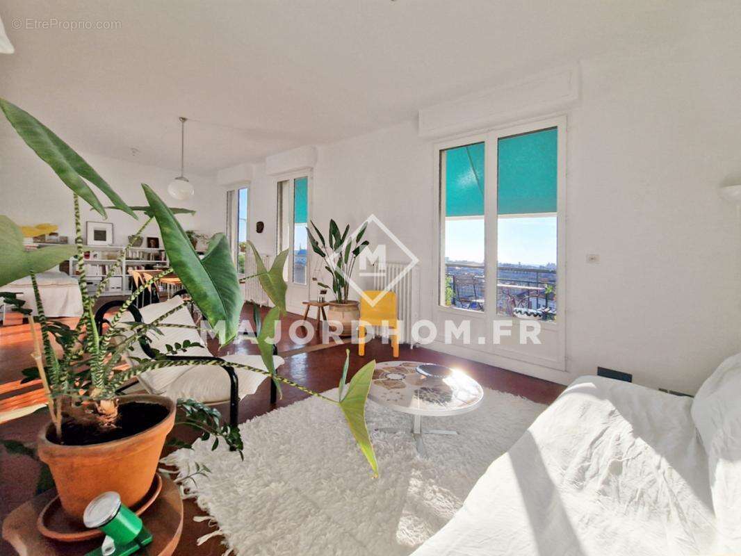 Appartement à MARSEILLE-5E
