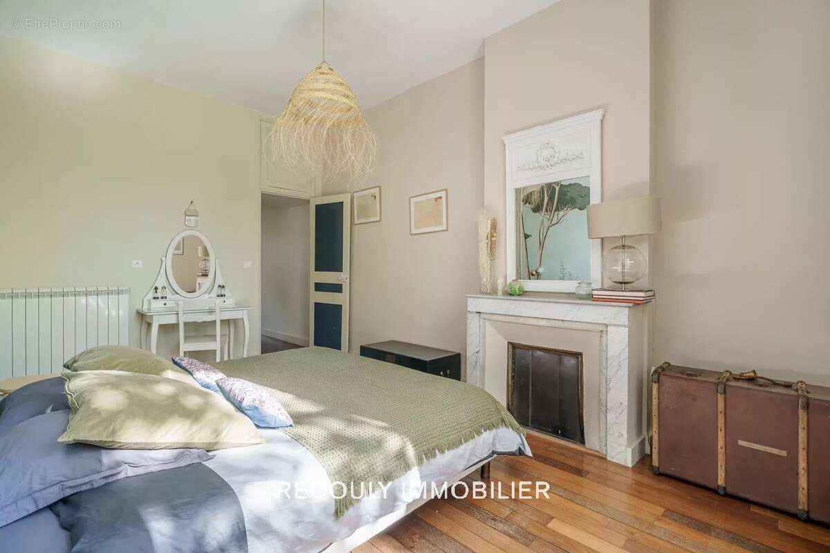 Appartement à MARSEILLE-4E