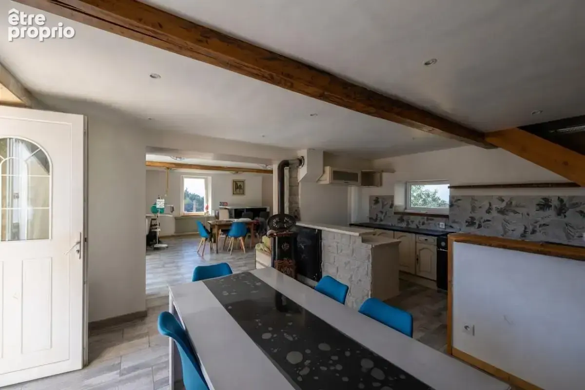 Corps de ferme de 183 m² et grand terrain de 5 631 m² - Proche Lyon - photo 11
