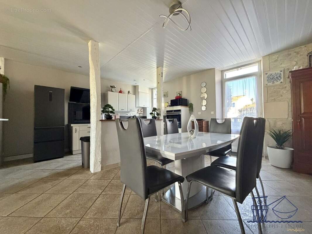 Maison à GREZAC