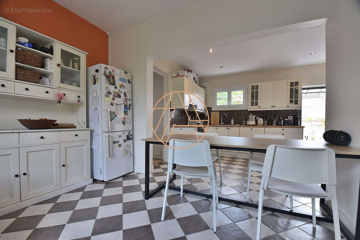 Maison à SAINT-MAUR-DES-FOSSES