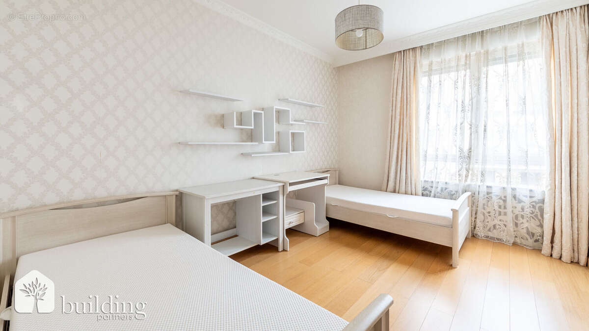 Paris 16ème - Place Victor Hugo - Appartement 5 pièces de 110 m² Carrez - photo 11