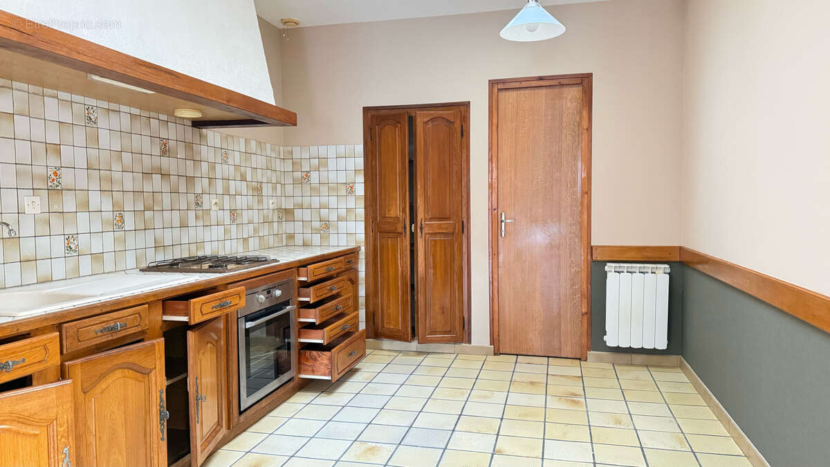 Maison de plain-pied centre bourg de coulon - photo 5