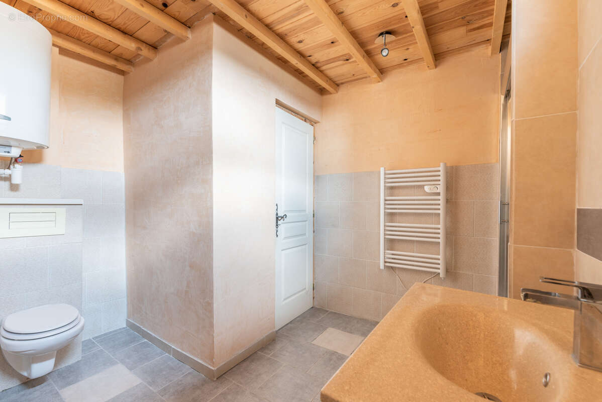 Appartement à CRAPONNE-SUR-ARZON