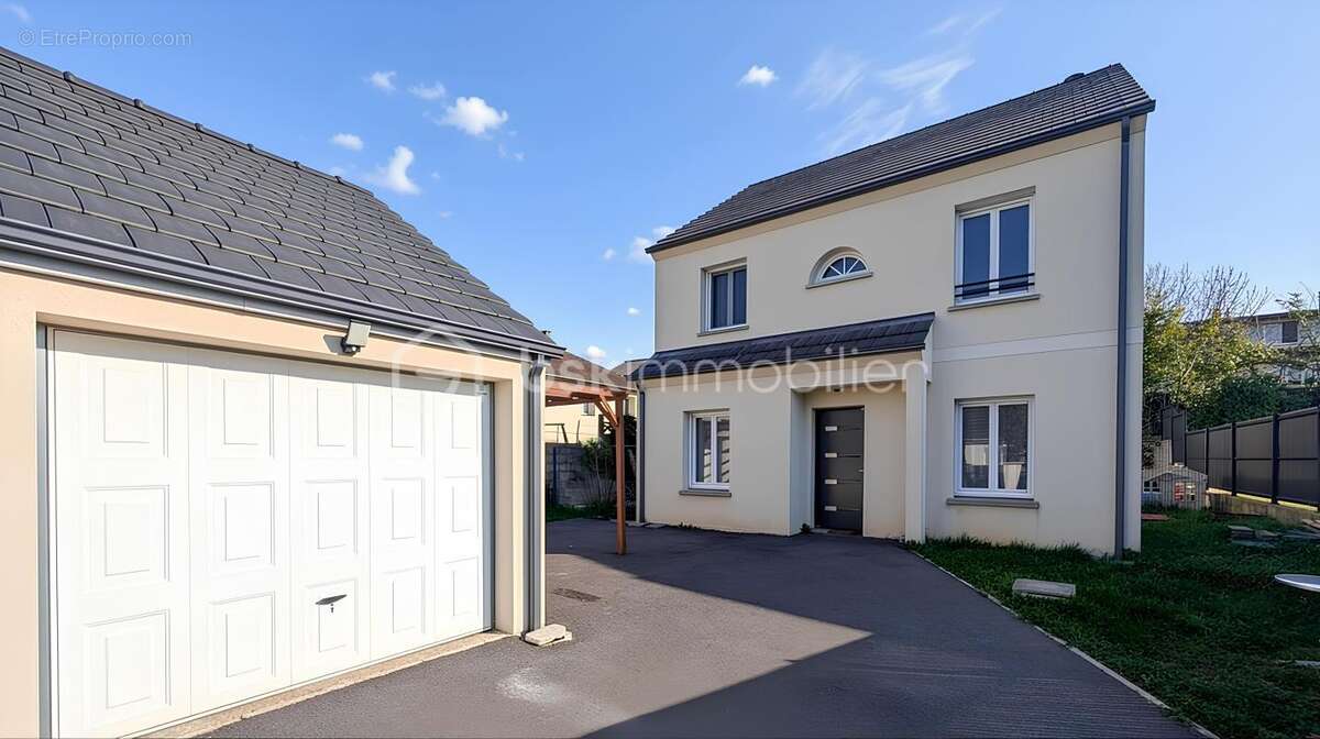 Maison à CORBEIL-ESSONNES