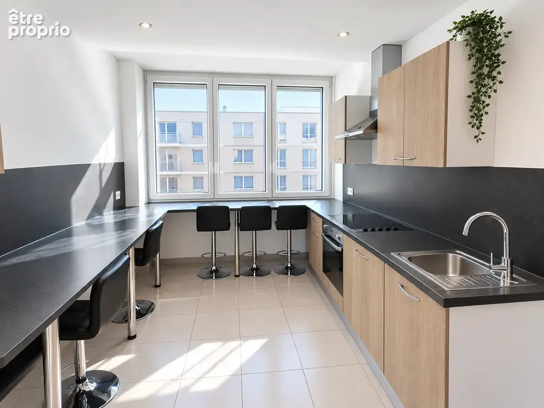 T6 100m2 avec terrasse  - Haute Ville - photo 2