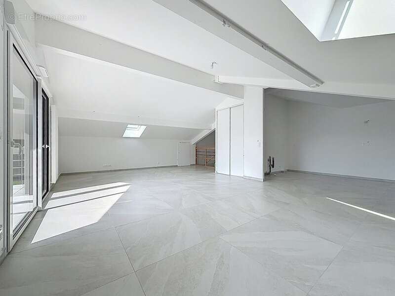 Appartement à BRENTHONNE