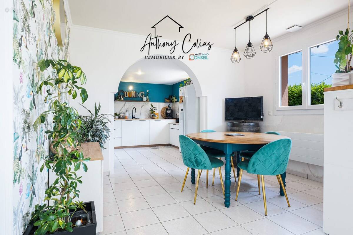 pièce de vie  - Maison à MARZAN