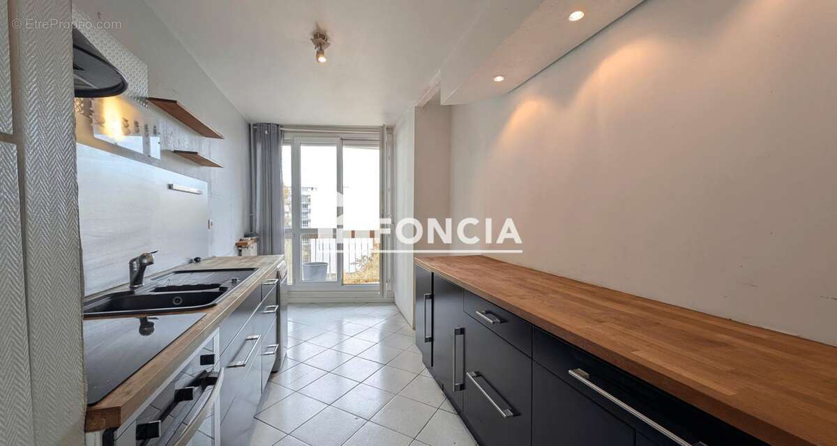 Appartement à CHILLY-MAZARIN