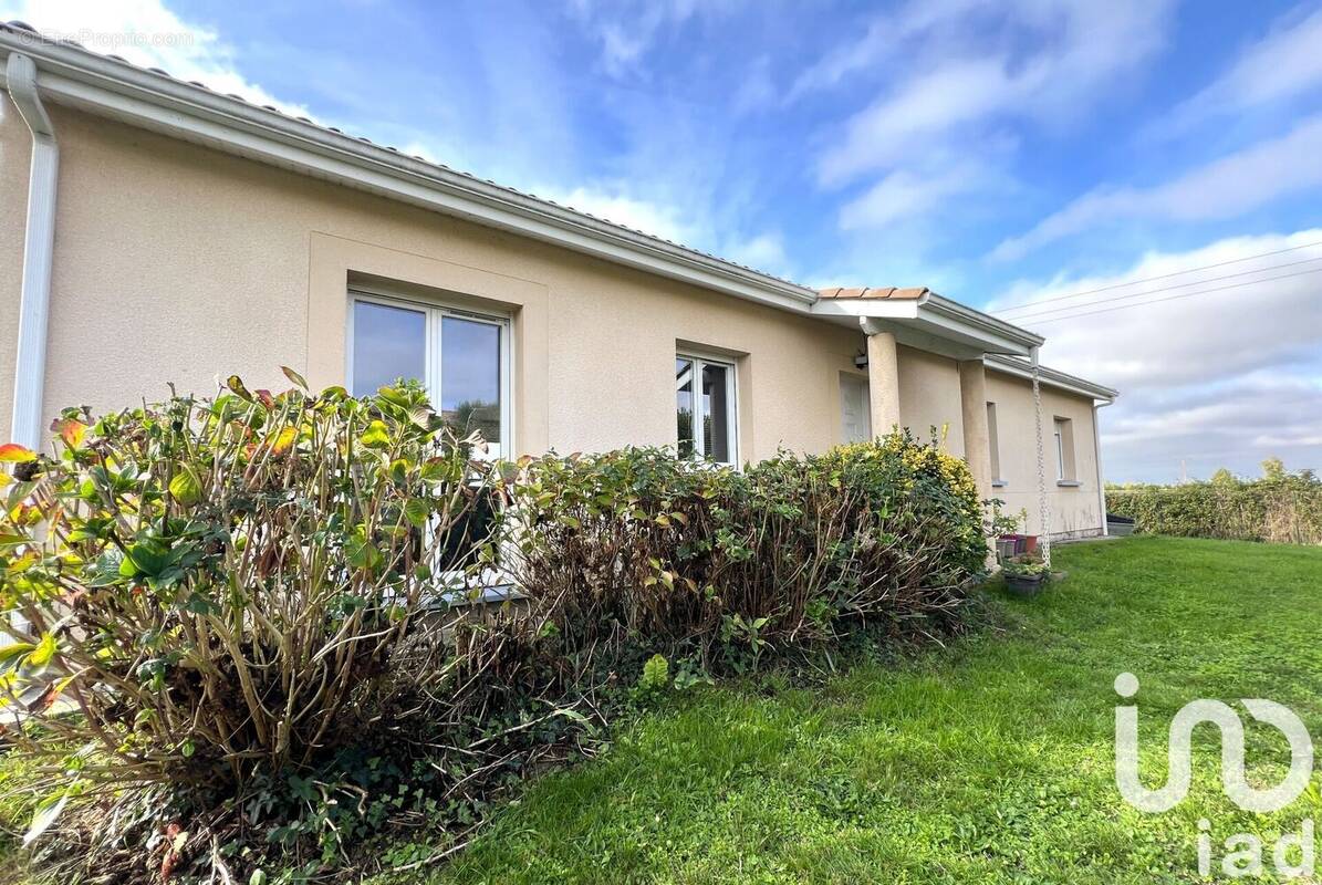 Photo 1 - Maison à ARVEYRES