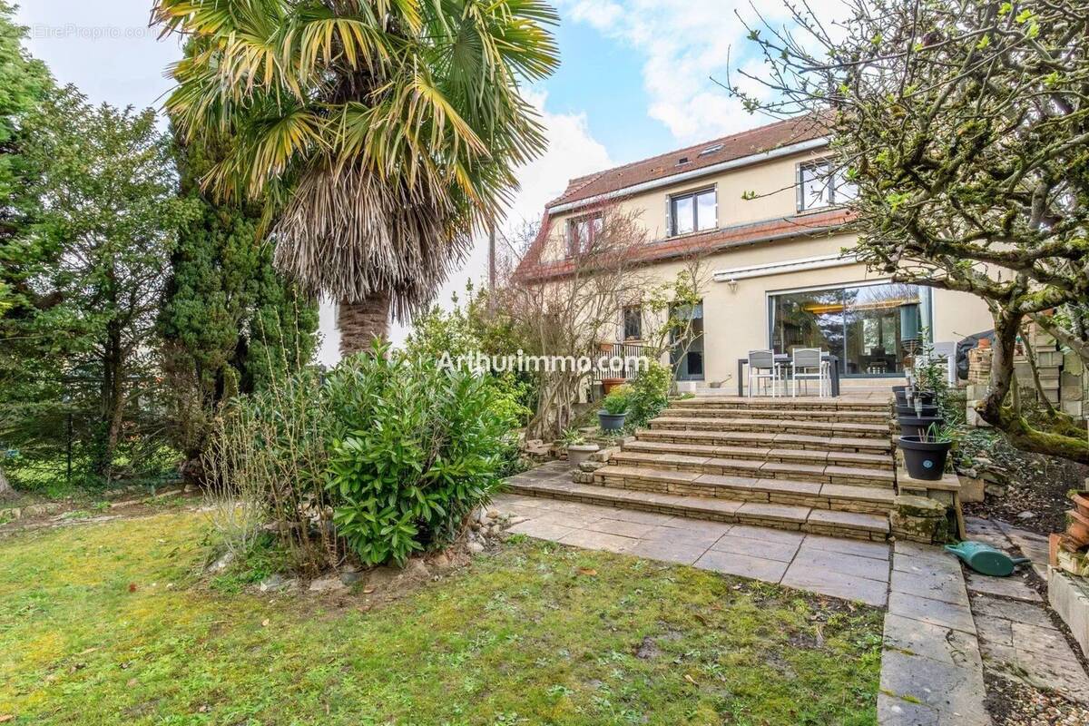 Maison à SUCY-EN-BRIE