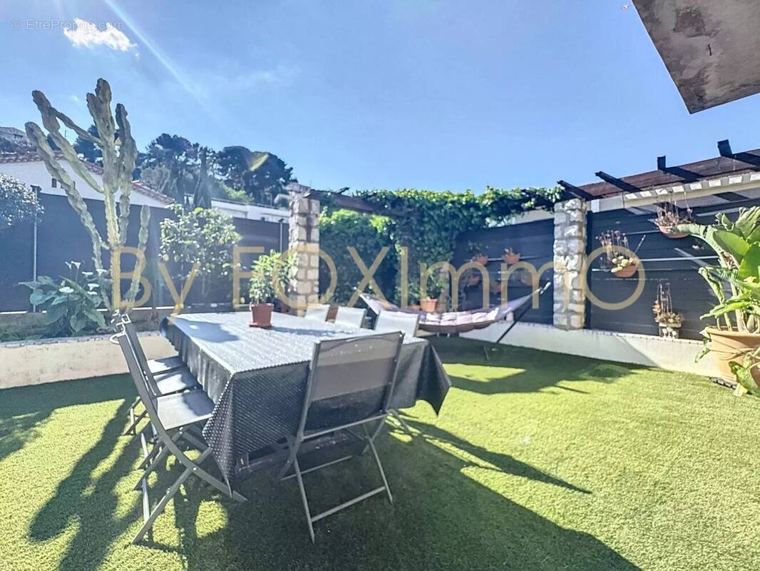 Appartement à SAINT-LAURENT-DU-VAR