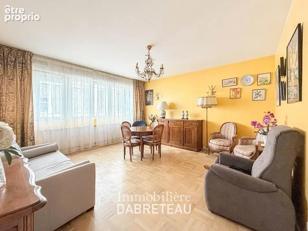 Lyon 6ème - Appartement traversant de 63M2 + grenier + parking - photo 10