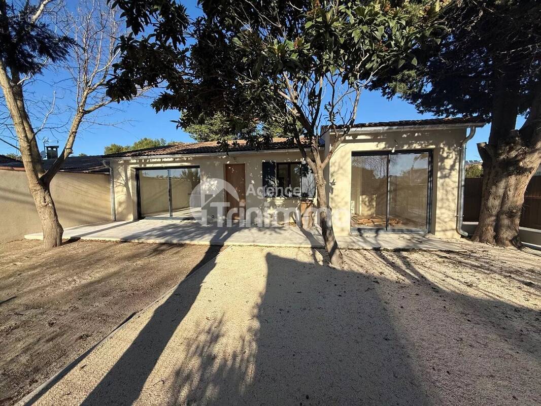 Maison à MORIERES-LES-AVIGNON