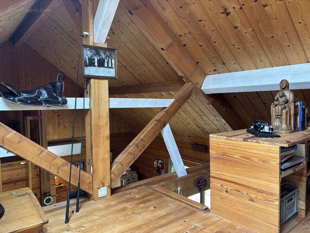 Maison à AUTRY-ISSARDS