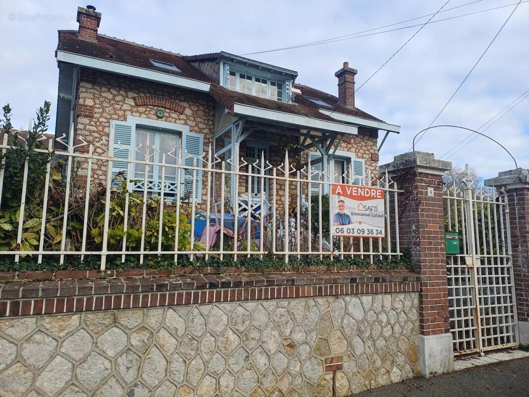 Photo 1 - Maison à ARROU