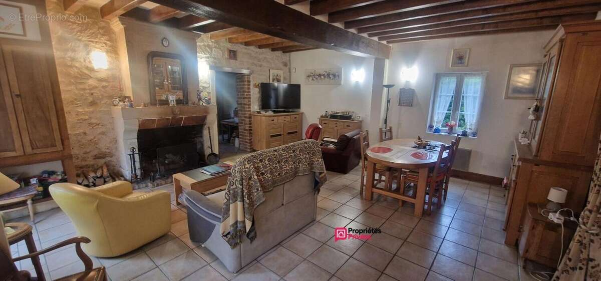 Maison à MEUSNES