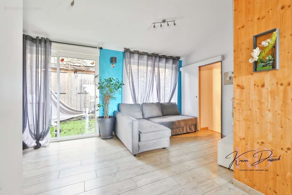  Maison en pierre de 150 m2 entièrement rénovée - Vue exceptionnelle - Suite parentale - Dépendances - Aucun vis-à-vis - photo 5