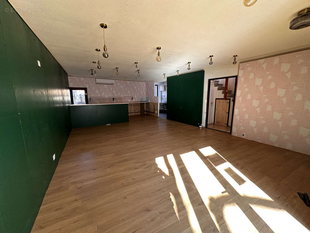 Commerce à LAGRASSE