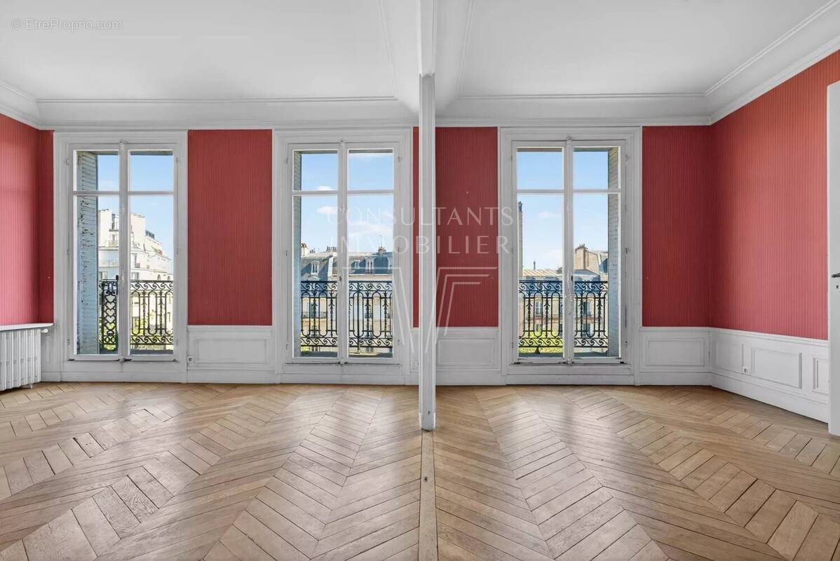 Appartement à PARIS-16E