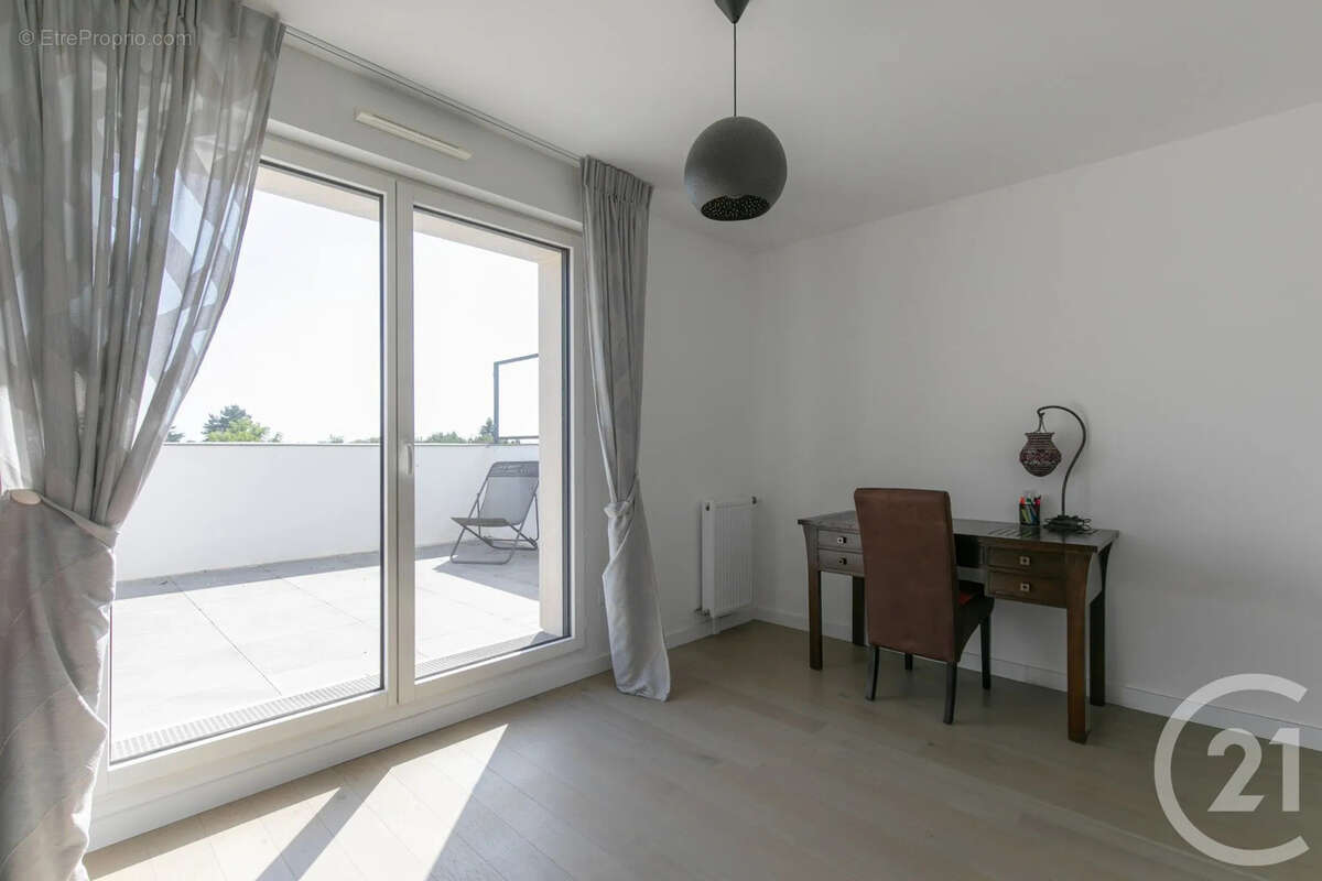 Appartement 96 m² à Saint-Maur-Des-Fosses  - photo 12
