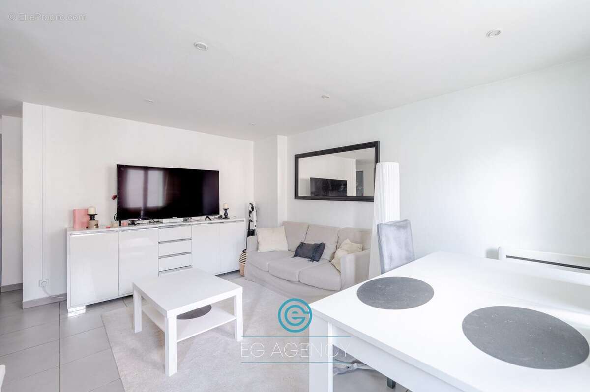 Appartement à MARSEILLE-4E