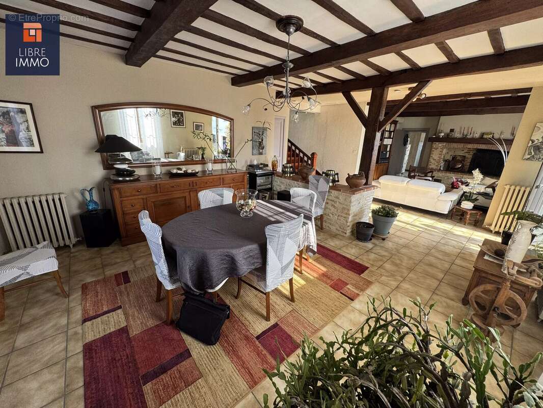Maison à SAUVAGNON
